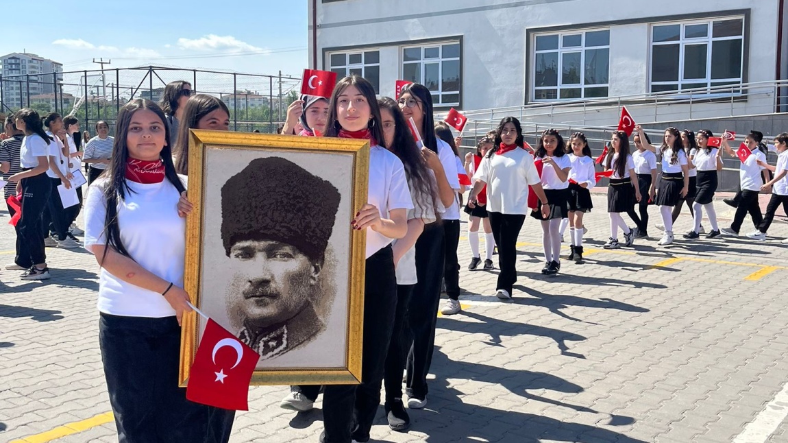 19 MAYIS ATATÜRK' Ü ANMA, GENÇLİK VE SPOR BAYRAMIMIZ KUTLU OLSUN